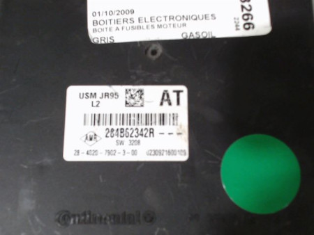 BOITE A FUSIBLES RENAULT MEGANE