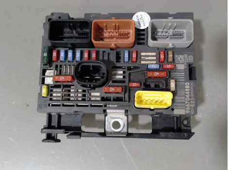 BOITE A FUSIBLES CITROEN C4