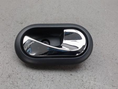 POIGNEE INTERIEURE PORTE AVANT DROIT DACIA DUSTER
