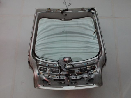 HAYON TOYOTA AVENSIS