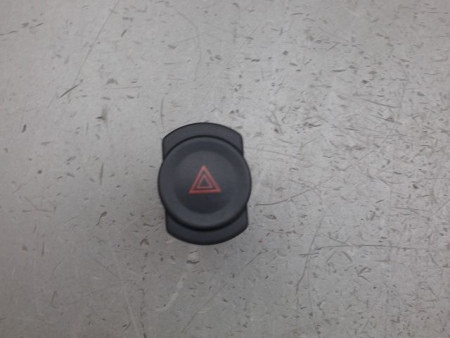 BOUTON DE WARNING DACIA SANDERO