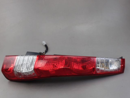 FEU ARRIERE DROIT HONDA CR-V