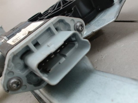 MECANISME LEVE-GLACE AVANT GAUCHE DACIA DUSTER