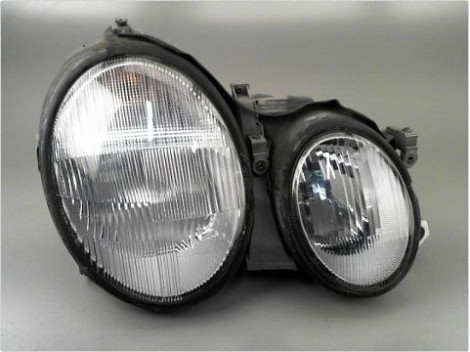 PHARE DROIT MERCEDES COUPE CLK 99-2002