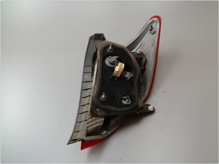 FEU ARRIERE GAUCHE  TOYOTA YARIS