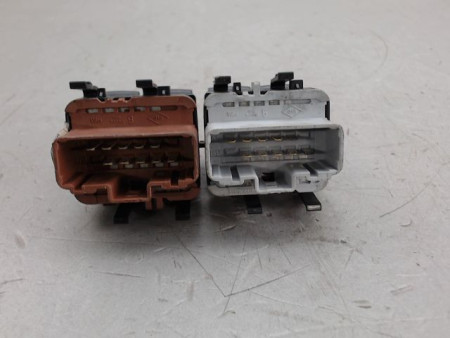 COMMANDE LEVE-GLACE PORTE AVG RENAULT MEGANE