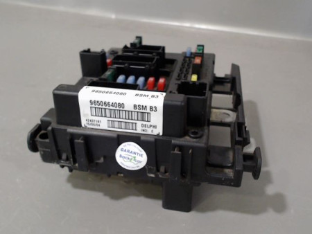 BOITE A FUSIBLES PEUGEOT 307