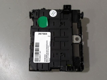 BOITE A FUSIBLES PEUGEOT 307