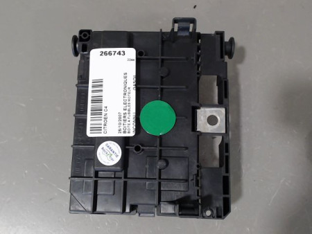 BOITE A FUSIBLES CITROEN C4