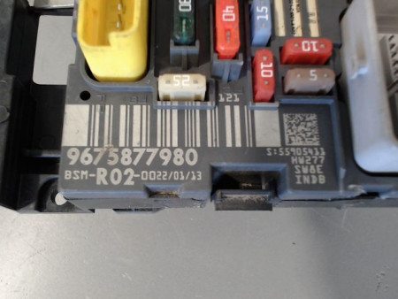 BOITE A FUSIBLES CITROEN C4