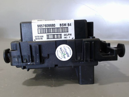 BOITE A FUSIBLES PEUGEOT 307