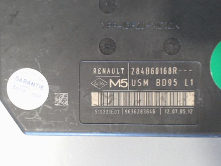 BOITE A FUSIBLES RENAULT MEGANE