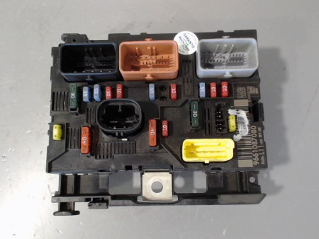 BOITE A FUSIBLES PEUGEOT 307
