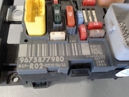 BOITE A FUSIBLES CITROEN C4