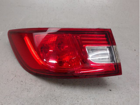 FEU ARRIERE GAUCHE  RENAULT CLIO