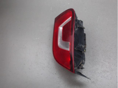 FEU ARRIERE GAUCHE  VOLKSWAGEN UP