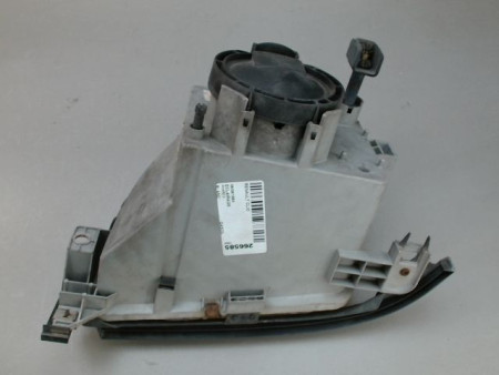 PHARE DROIT RENAULT CLIO