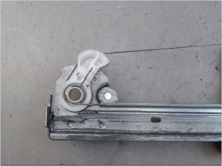 MECANISME LEVE-GLACE AVANT GAUCHE PEUGEOT 107 3P