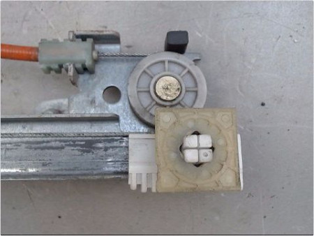 MECANISME LEVE-GLACE AVANT GAUCHE CITROEN SAXO 99-04