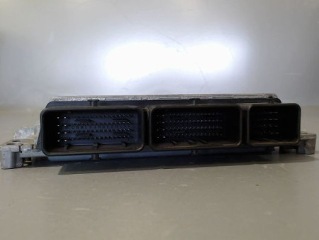 CALCULATEUR MOTEUR RENAULT CLIO