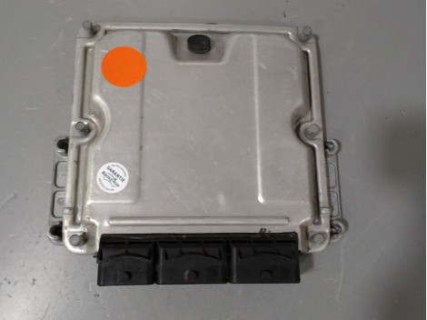 CALCULATEUR MOTEUR RENAULT TRAFIC
