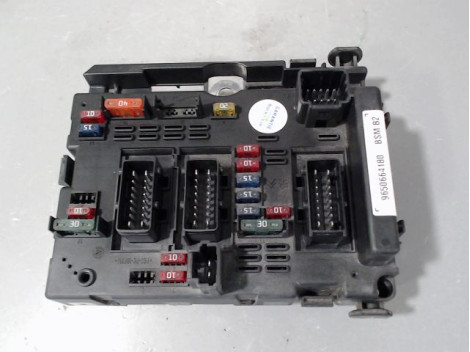 BOITE A FUSIBLES PEUGEOT 307