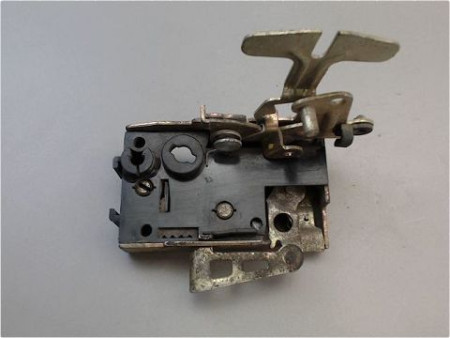 SYSTEME CONDAMNATION ARRIERE GAUCHE CITROEN SAXO