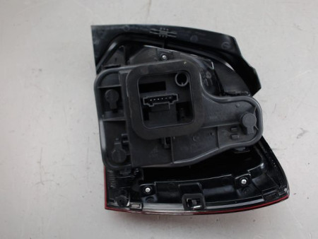 FEU ARRIERE GAUCHE  VOLKSWAGEN POLO