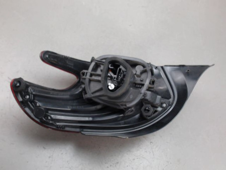 FEU ARRIERE GAUCHE  PEUGEOT 208