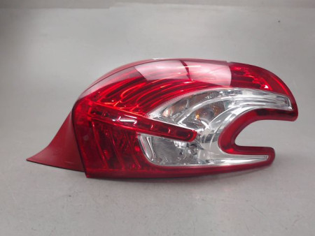 FEU ARRIERE DROIT PEUGEOT 208