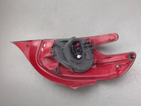 FEU ARRIERE DROIT PEUGEOT 208