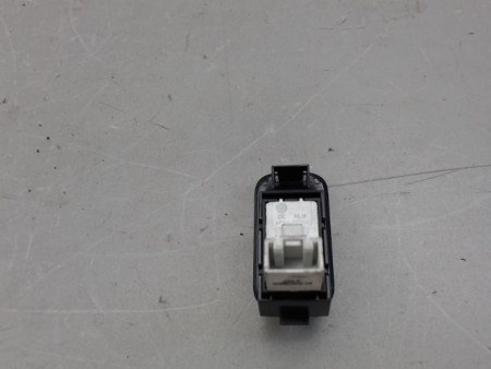 COMMANDE LEVE-GLACE PORTE AVD VOLKSWAGEN POLO