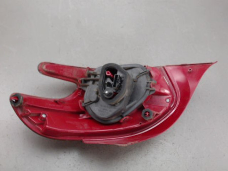 FEU ARRIERE GAUCHE  PEUGEOT 208