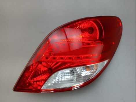 FEU ARRIERE DROIT PEUGEOT 207