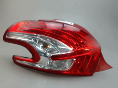 FEU ARRIERE GAUCHE  PEUGEOT 208