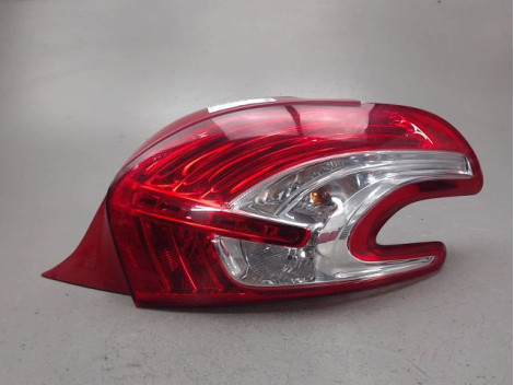 FEU ARRIERE DROIT PEUGEOT 208