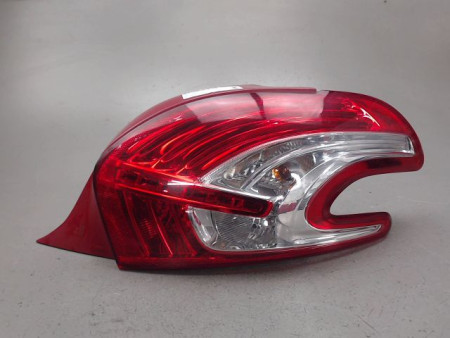 FEU ARRIERE DROIT PEUGEOT 208