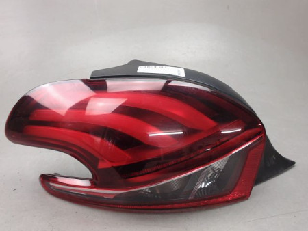 FEU ARRIERE GAUCHE  PEUGEOT 208
