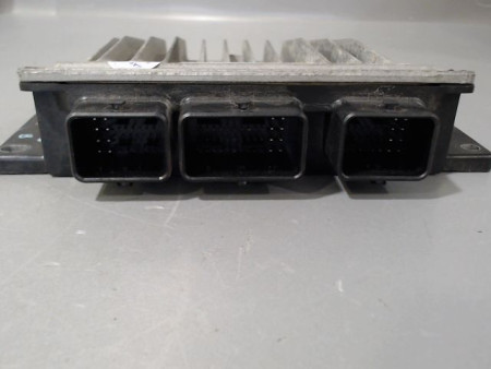 CALCULATEUR MOTEUR RENAULT CLIO