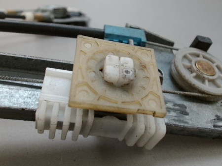 MECANISME LEVE-GLACE AVANT DROIT CITROEN SAXO
