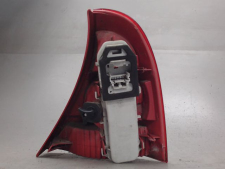 FEU ARRIERE GAUCHE  RENAULT CLIO
