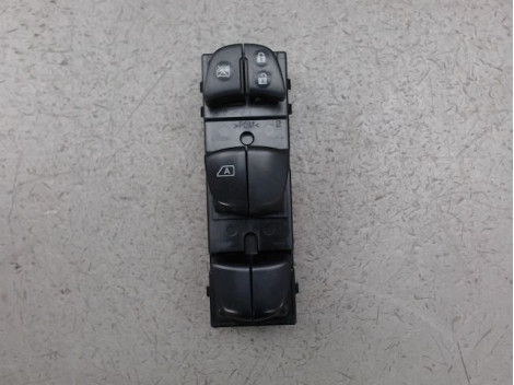 COMMANDE LEVE-GLACE PORTE AVG NISSAN JUKE