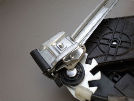 MECANISME LEVE-GLACE AVANT DROIT VOLKSWAGEN POLO