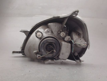 PHARE DROIT TOYOTA YARIS