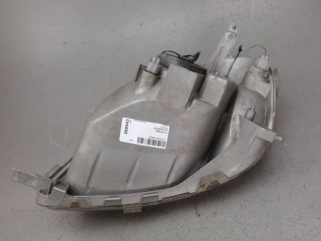 PHARE DROIT TOYOTA YARIS