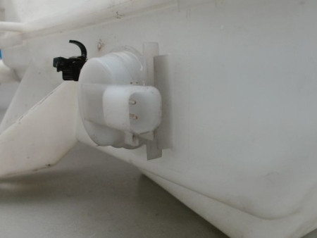 RESERVOIR LAVE-GLACE AVANT VOLVO V40