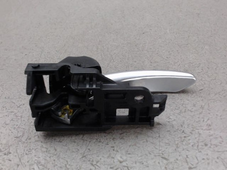 POIGNEE INTERIEURE PORTE AVANT DROIT TOYOTA RAV4