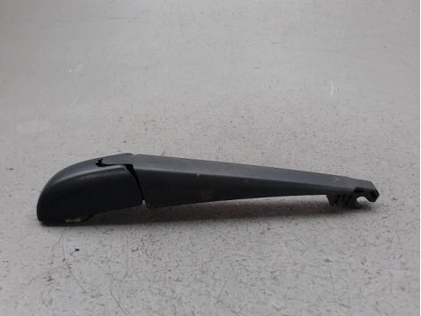 BRAS ESSUIE-GLACE ARRIERE TOYOTA AURIS
