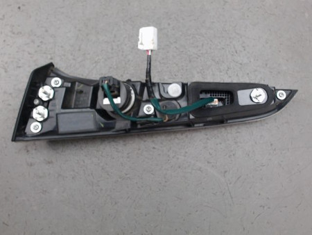FEU ARRIERE INTERIEUR GAUCHE TOYOTA COROLLA