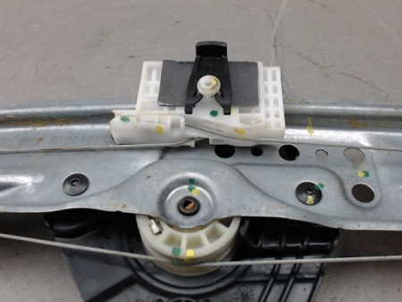 MECANISME LEVE-GLACE ARRIERE DROIT DACIA SANDERO